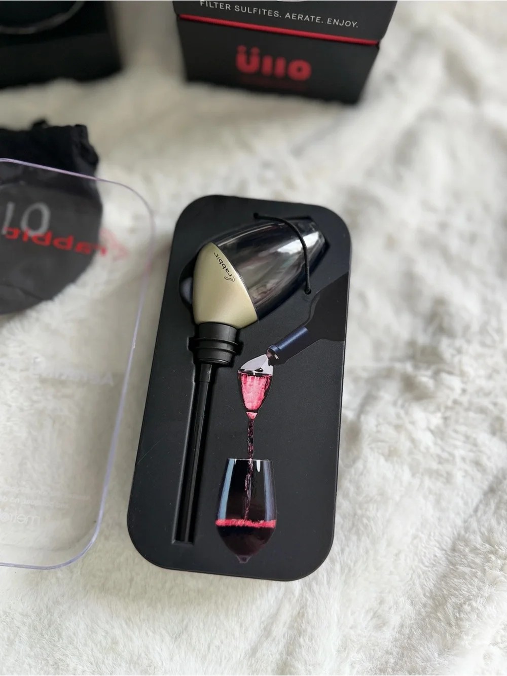 Ullo Black Wine Aerator Cup with Rabbit Aerating Pourer